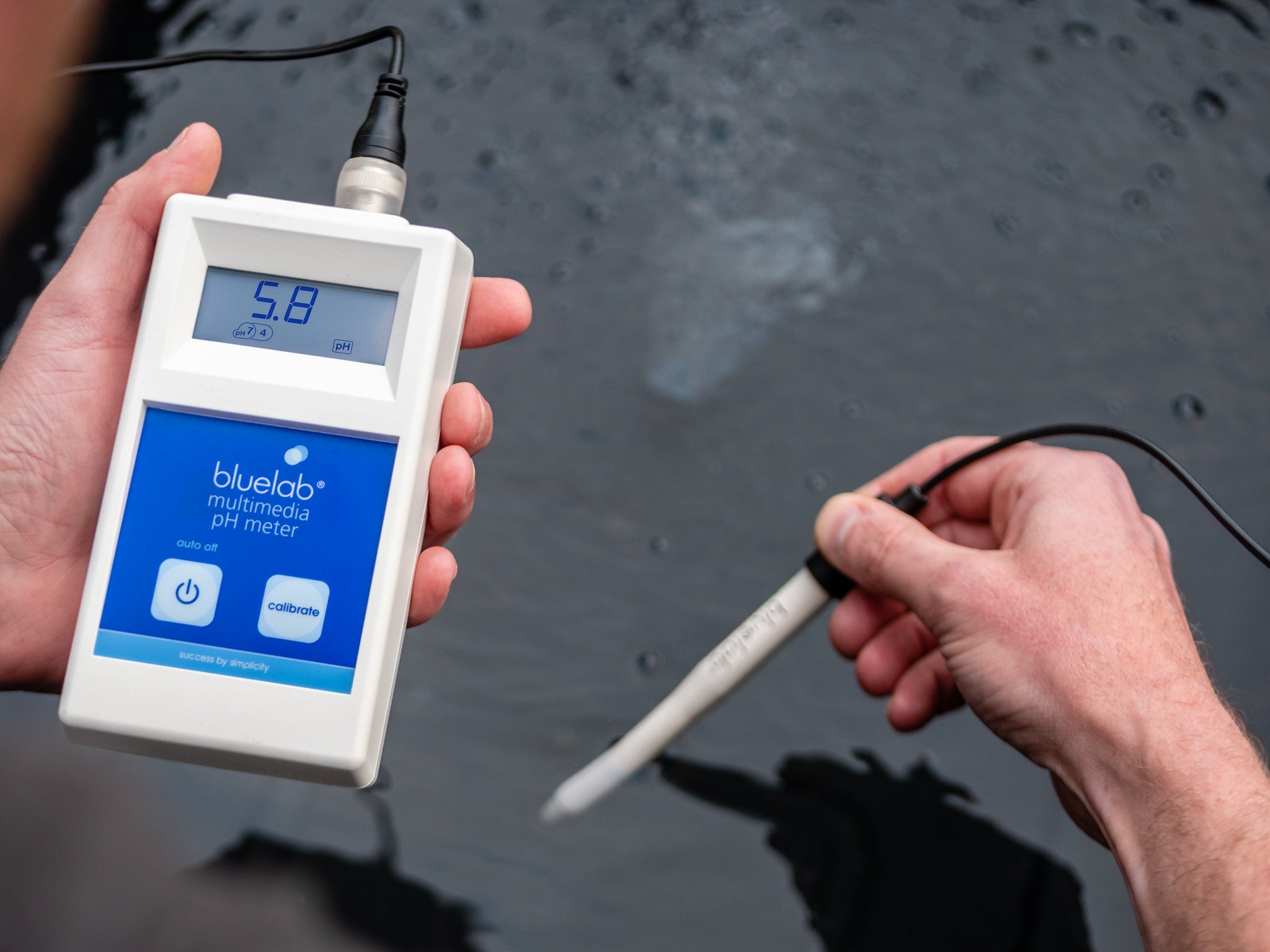 Bluelab Multimedia pH Meter in use
