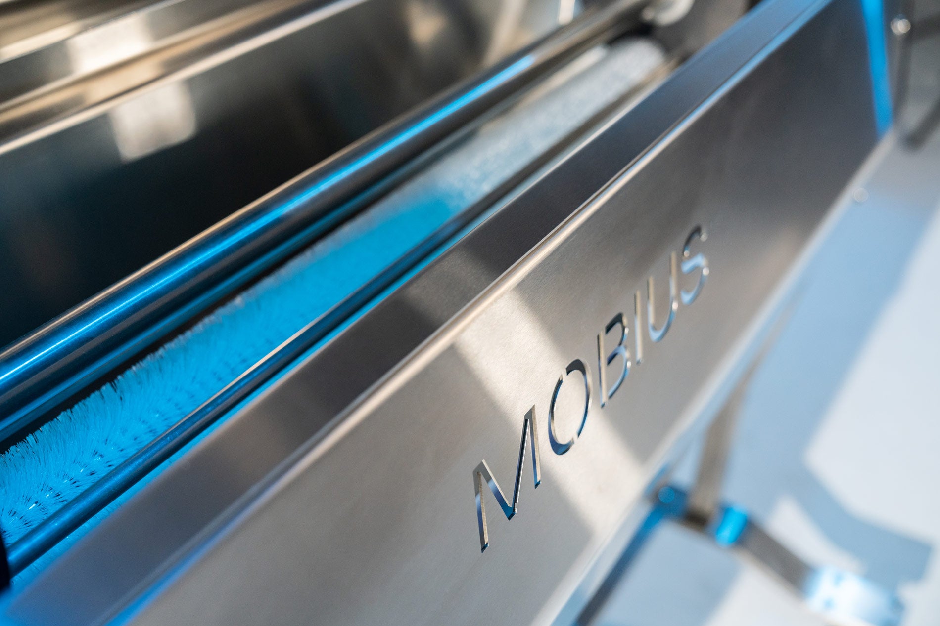 Mobius Tumbler & Brush Washer
