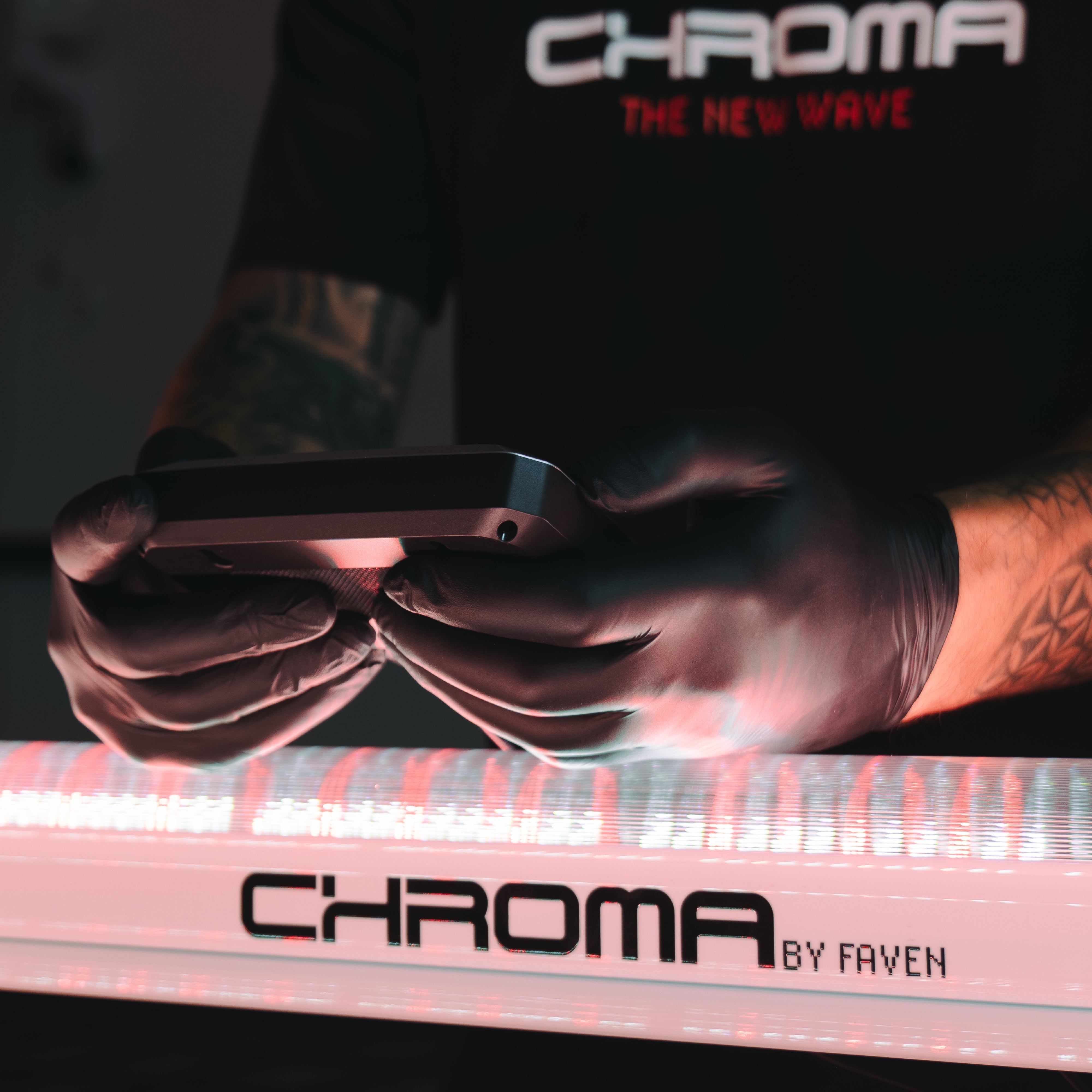 Faven Chroma under canopy light with controller in grow