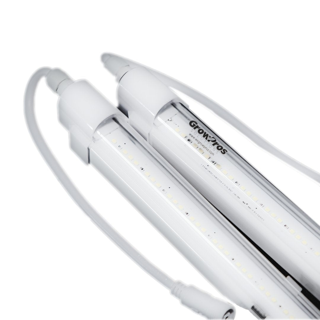 GrowPros Solutions GPS-CT-ST-4FT 4 ft clone light bar 18W/30W - lit fixture view