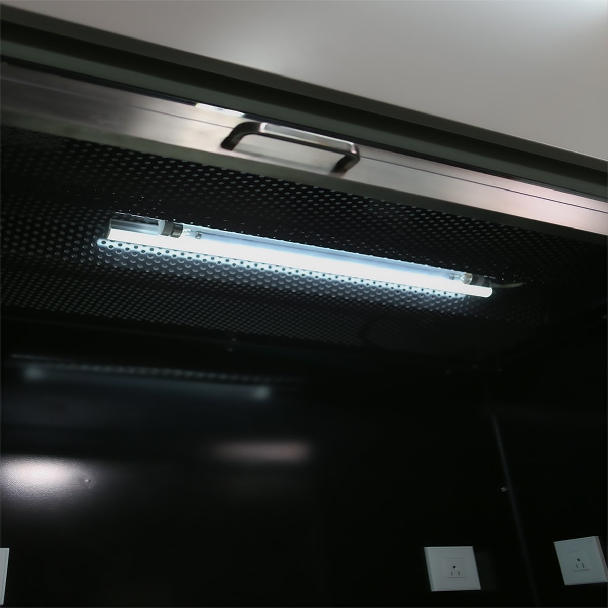 GrowPros Solutions Pure Station Pro laminar flow hood - control panel detail