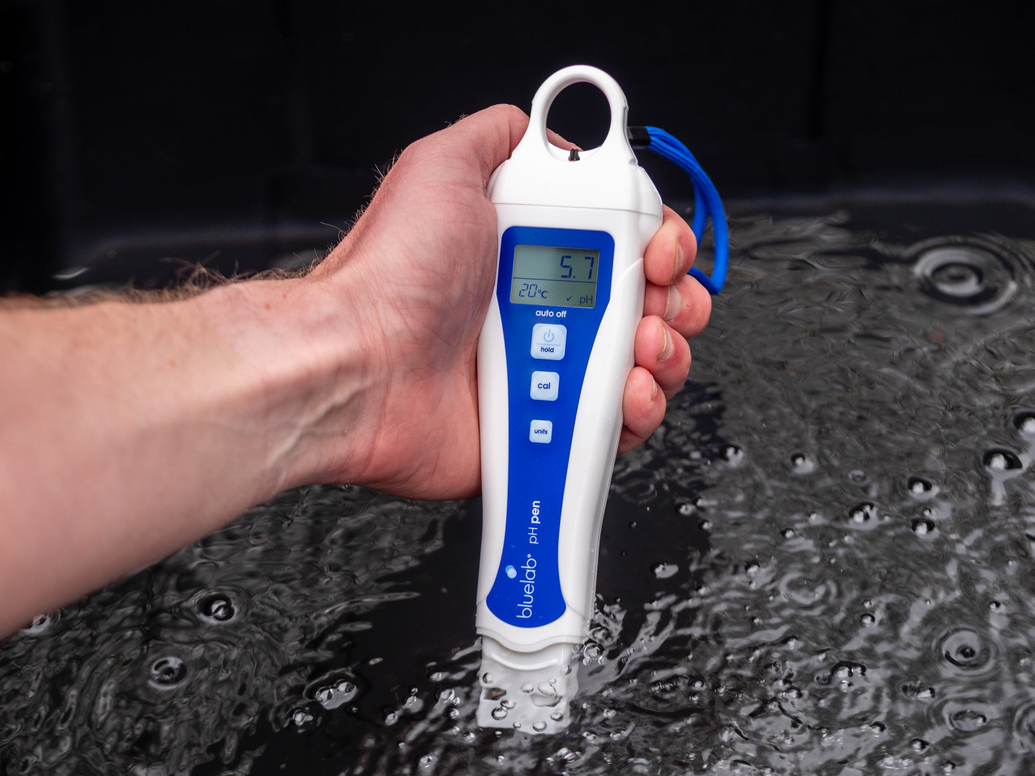 Bluelab pH Pen calibrating in solution